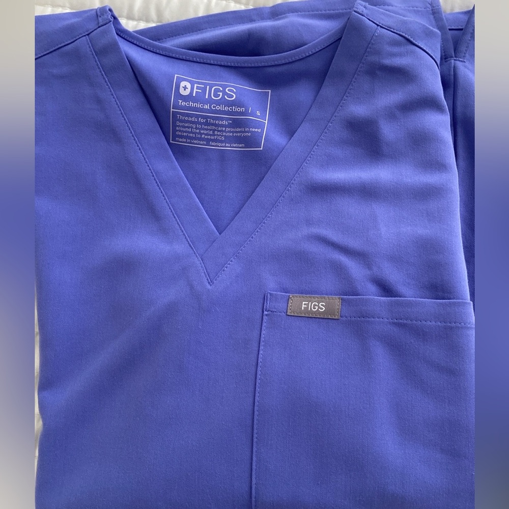 Blueberry Catarina one pocket scrub top
